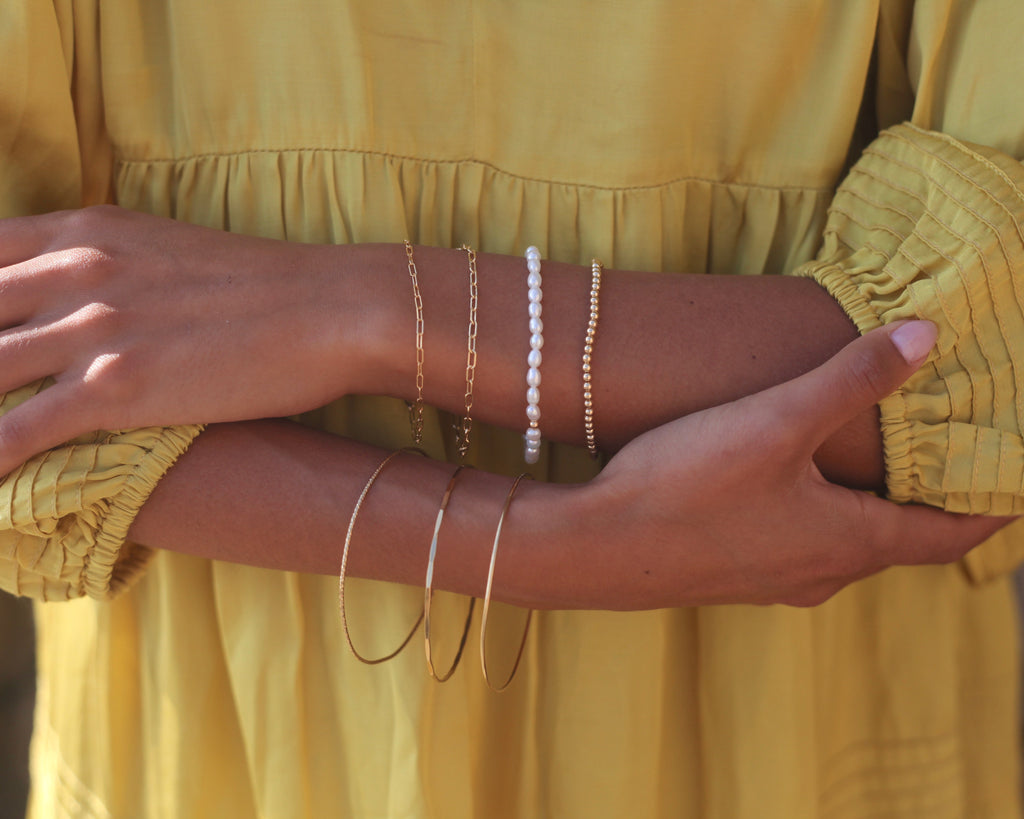 Pulsera de cadena con chips de papel llamativa